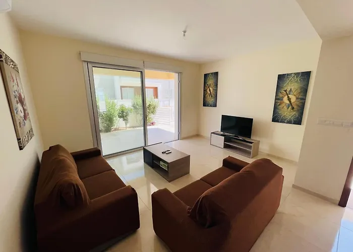 Rose Gardens Cozy Paphos